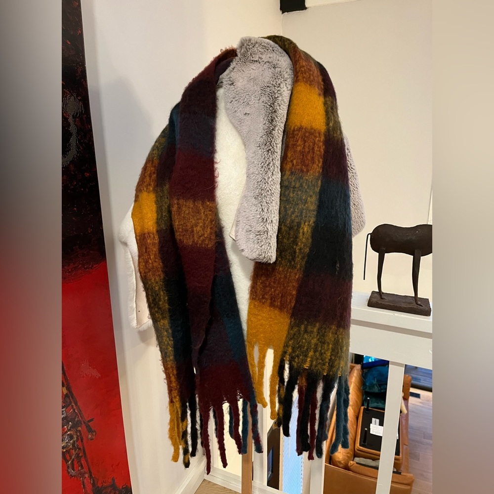 Scarf - Picture 2 of 2
